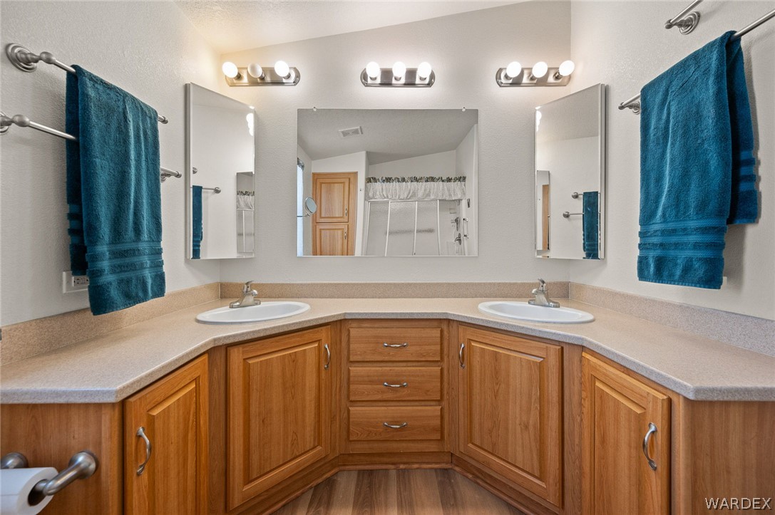 2000 Ramar Road 282