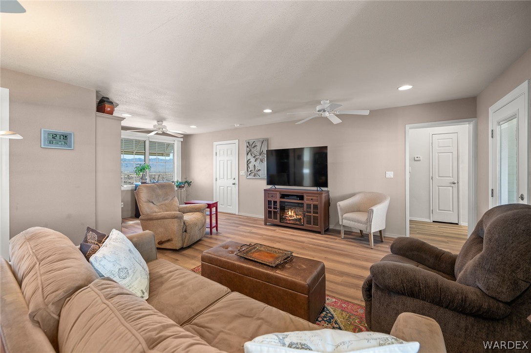 2000 Ramar Road 282