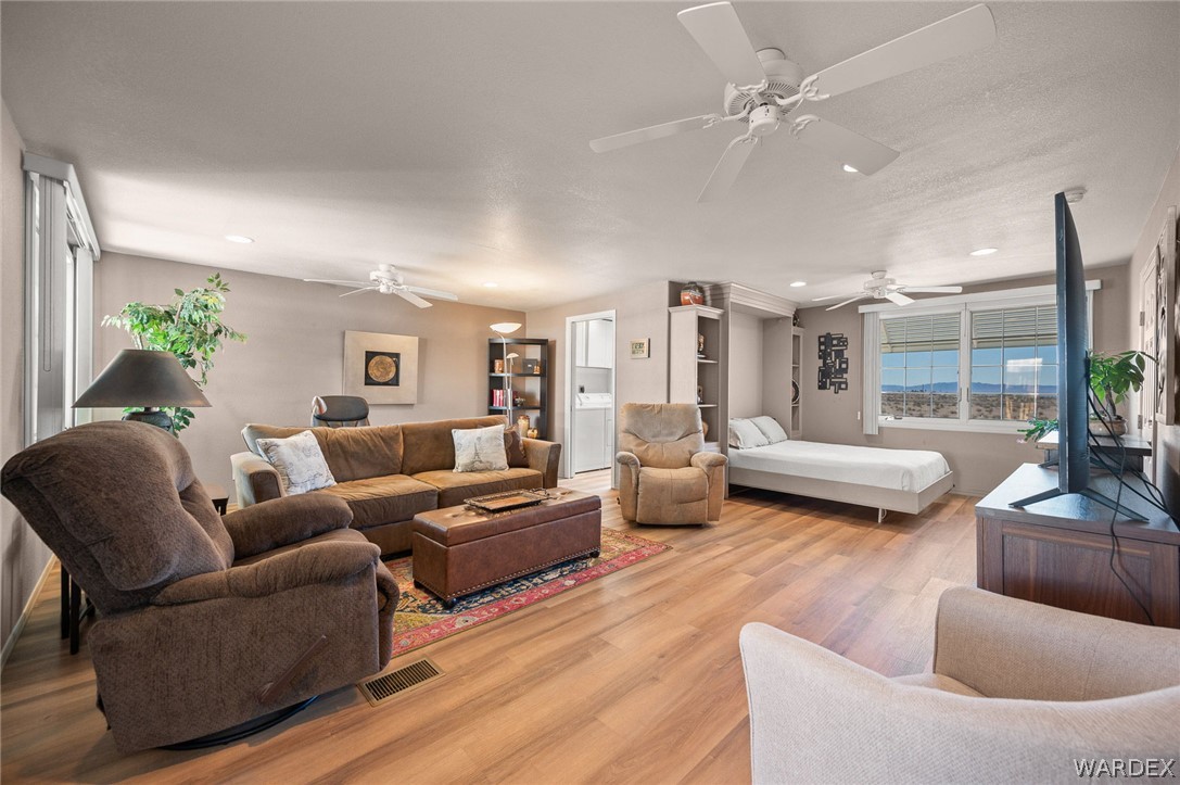2000 Ramar Road 282