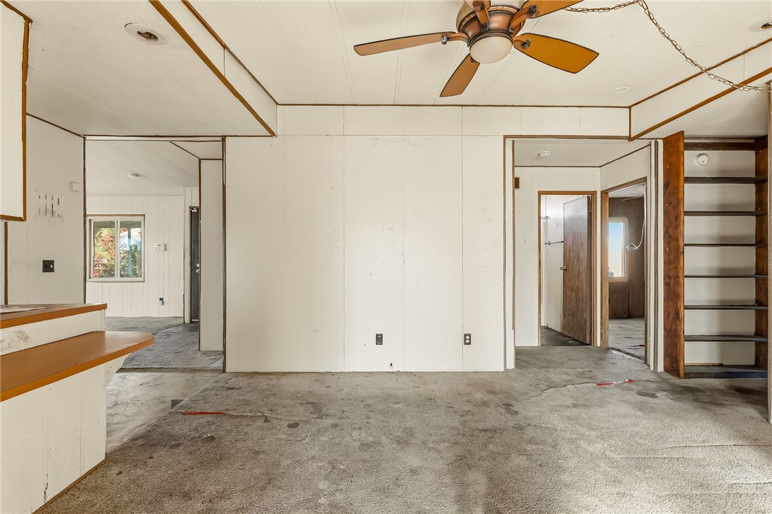 1819 E Zinc Way