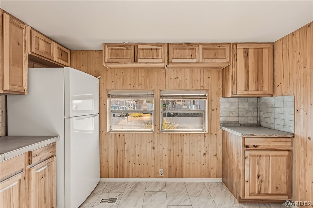 2233 Ventura Drive