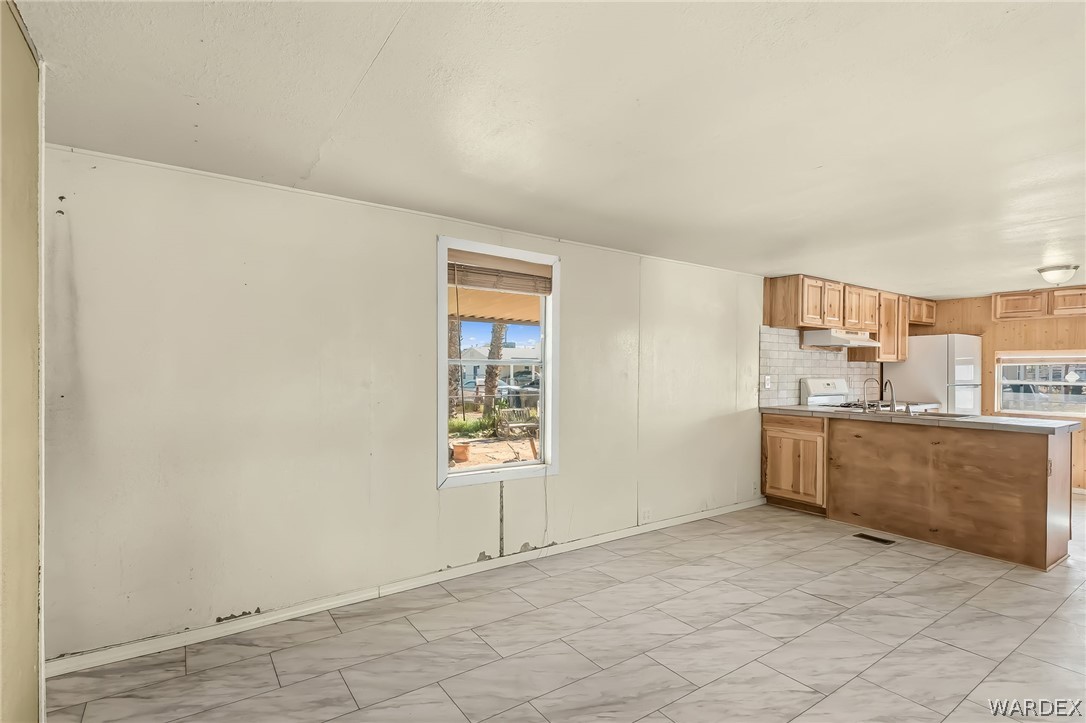 2233 Ventura Drive
