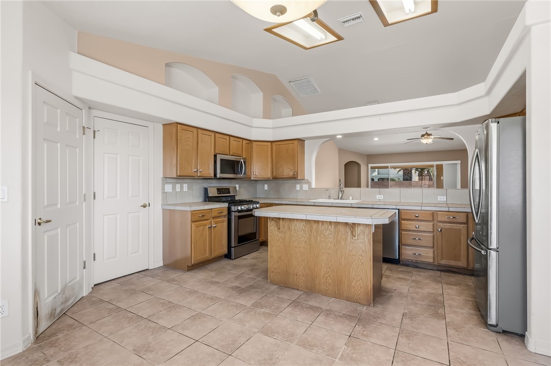 2558 Whispering Ridge Drive