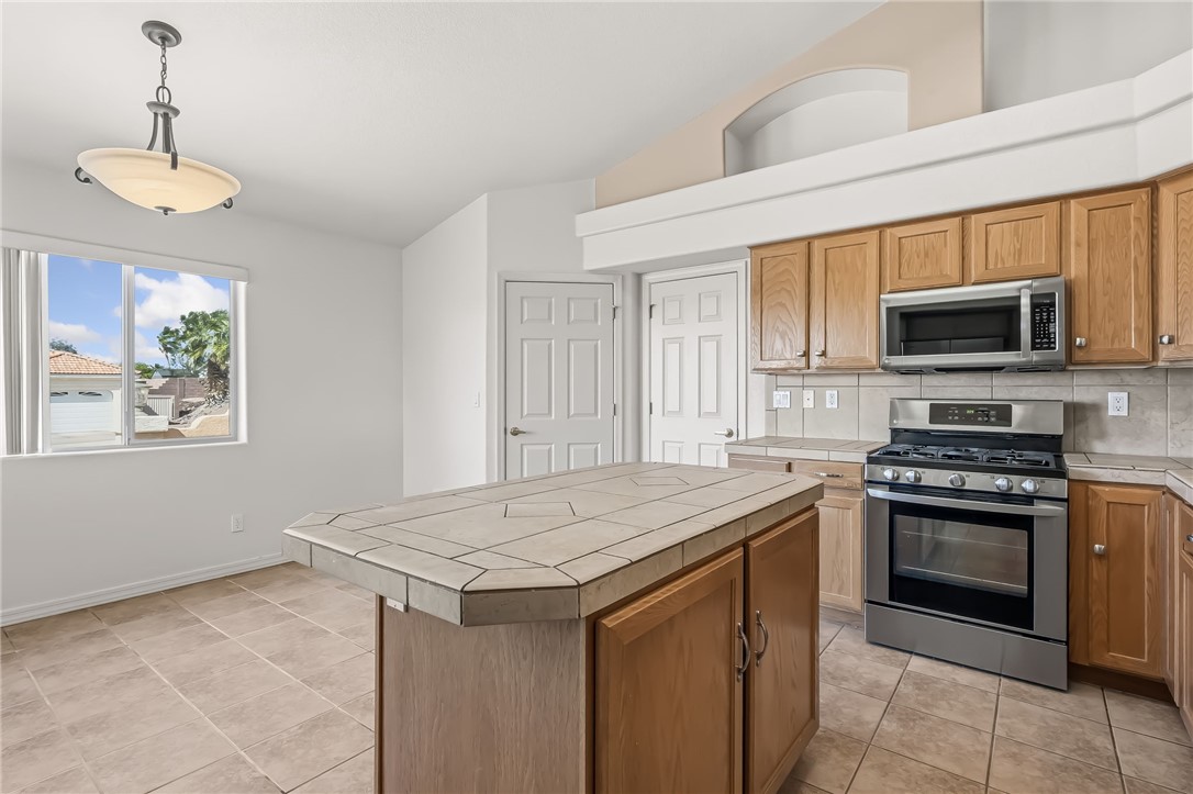 2558 Whispering Ridge Drive