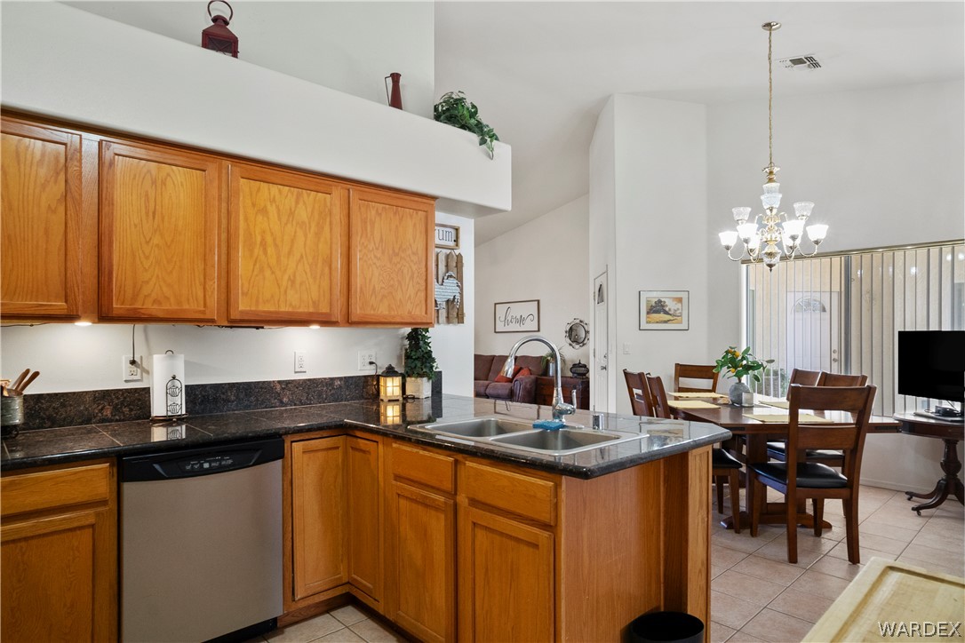 2943 Country Club Drive