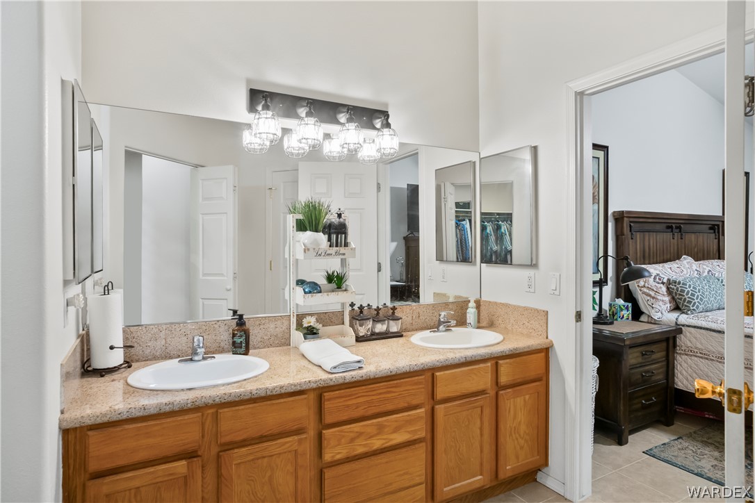 2943 Country Club Drive