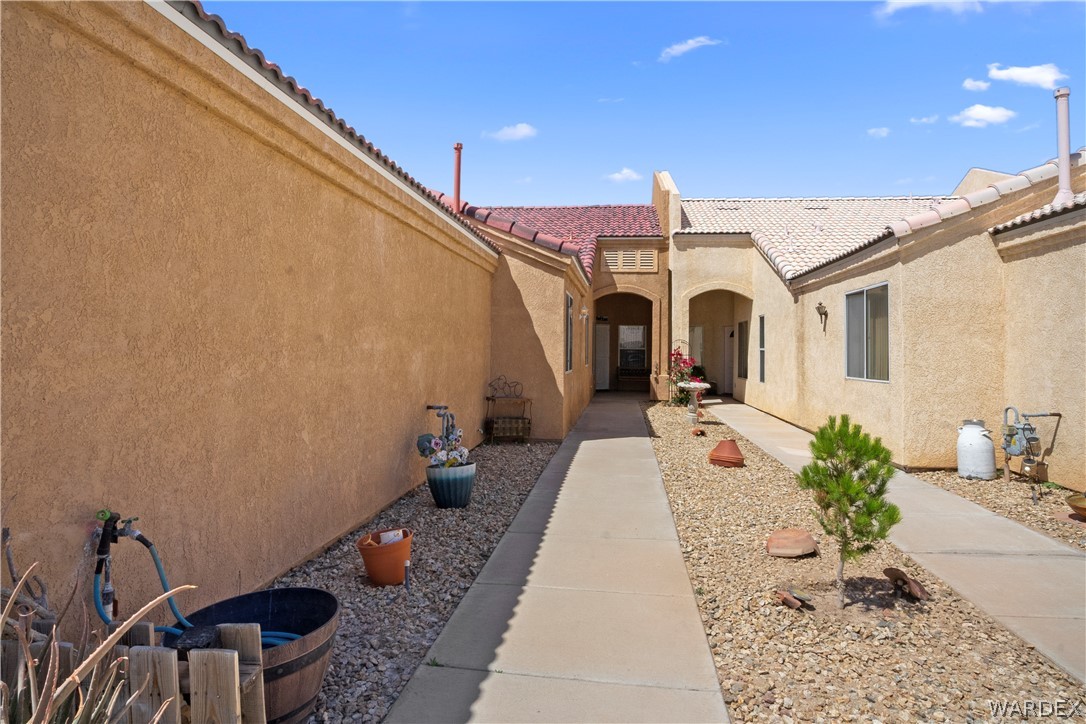 2943 Country Club Drive