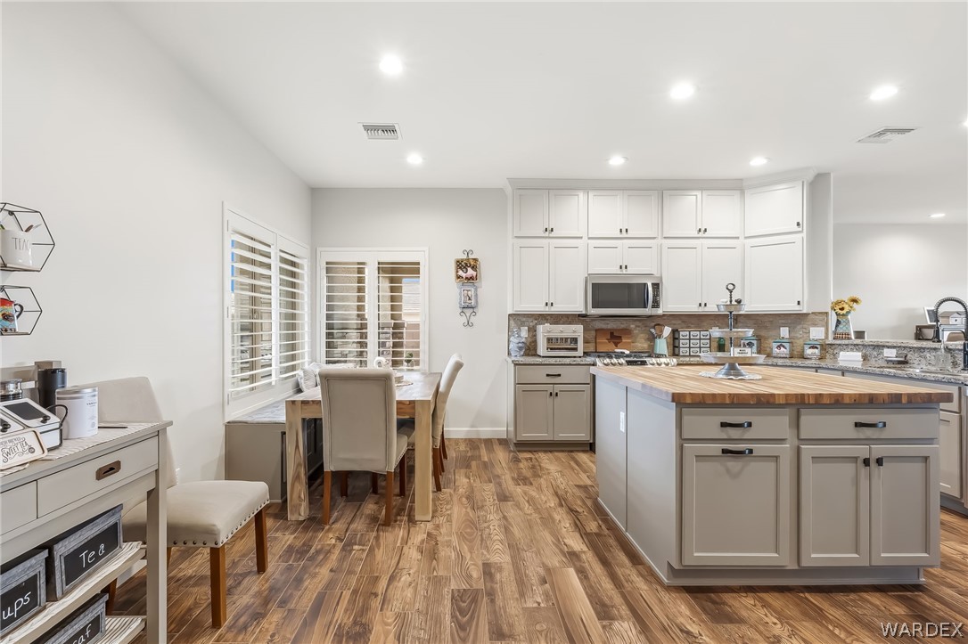 2535 Ridge Lane