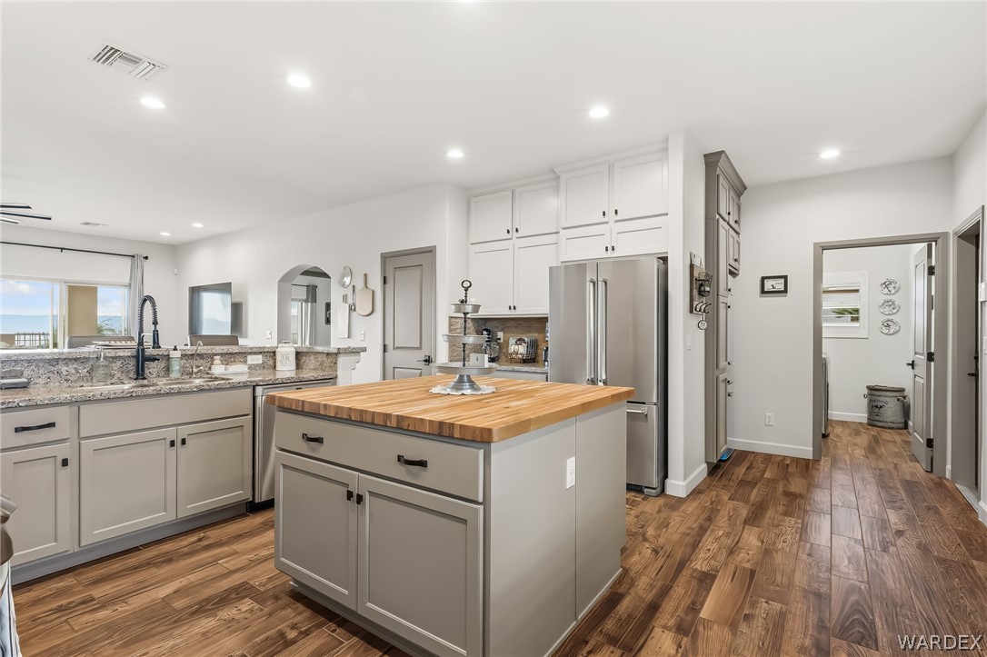 2535 Ridge Lane
