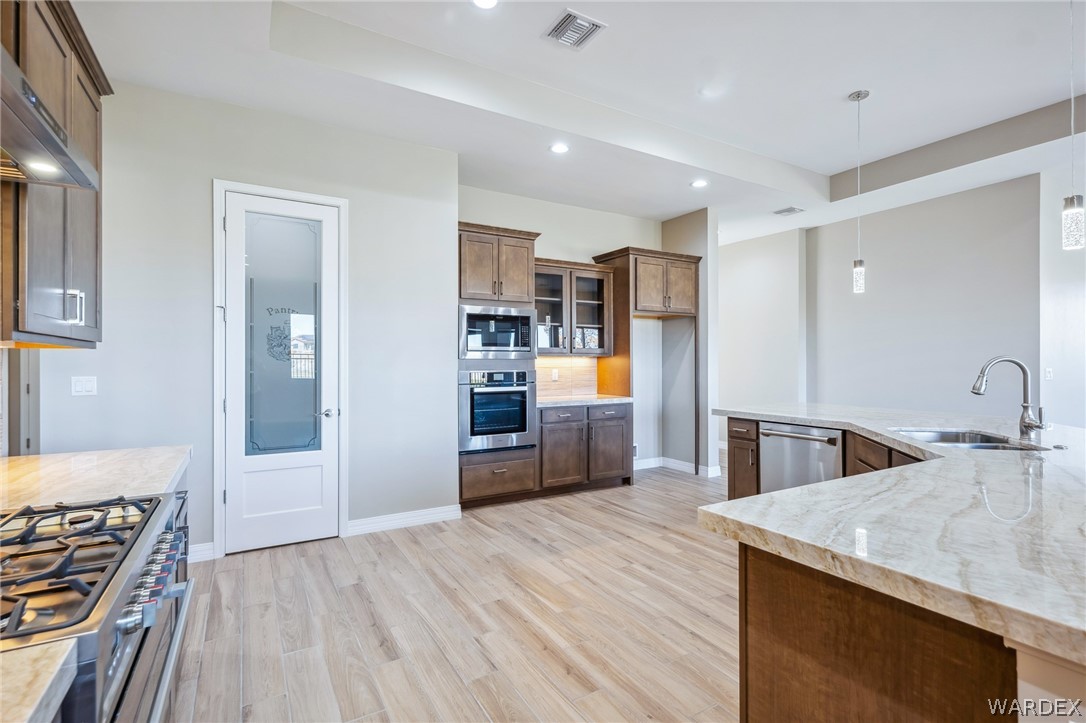 2353 E Calle Toledo