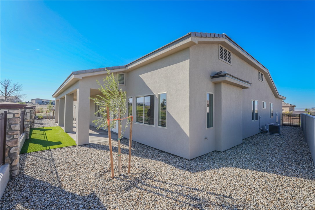 2353 E Calle Toledo