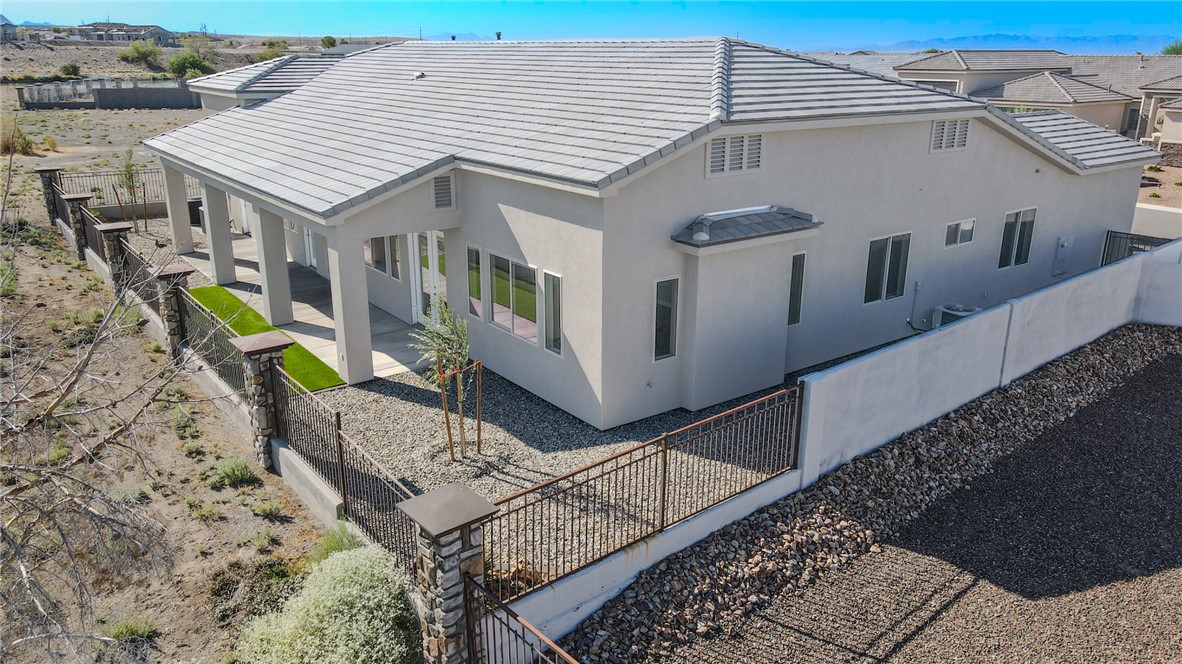 2353 E Calle Toledo