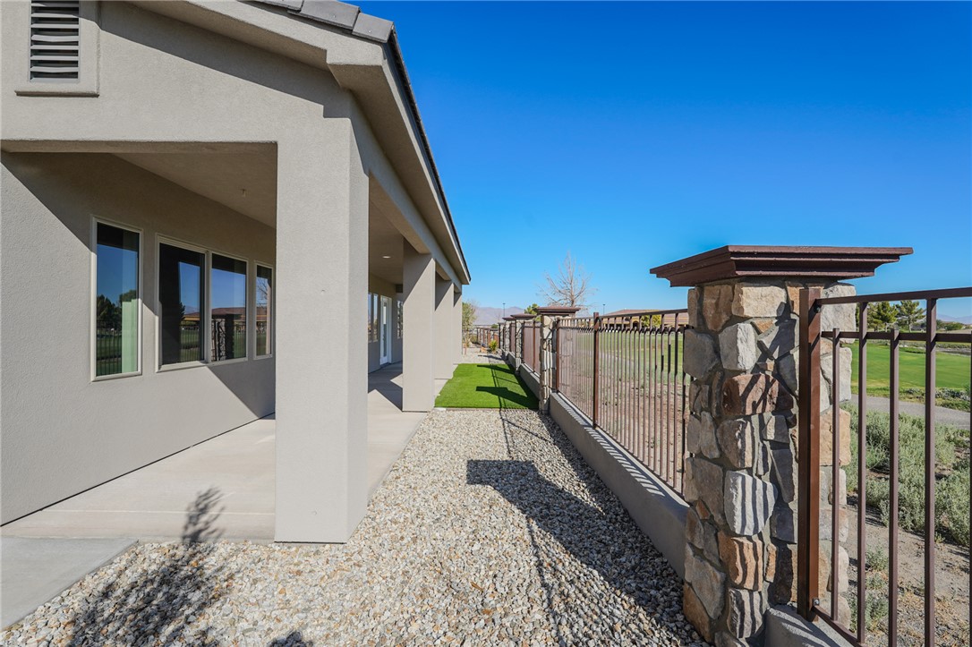2353 E Calle Toledo