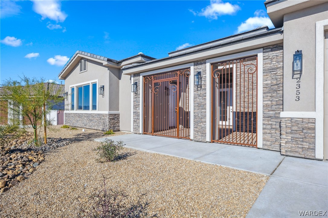 2353 E Calle Toledo