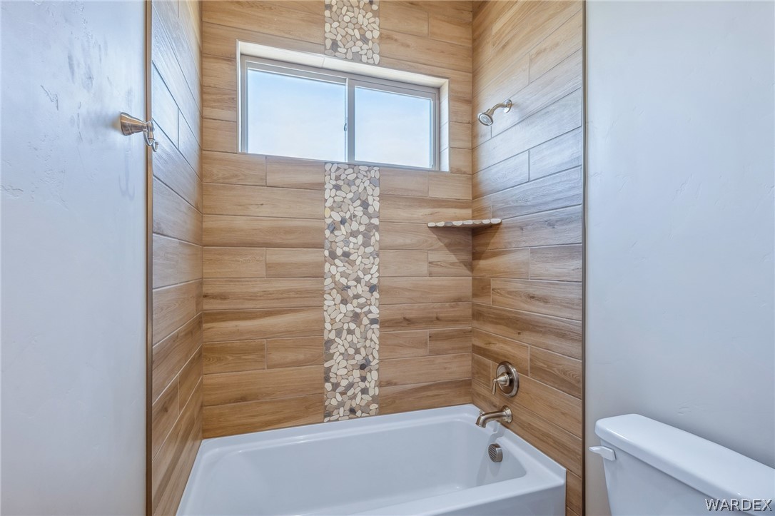 2353 E Calle Toledo