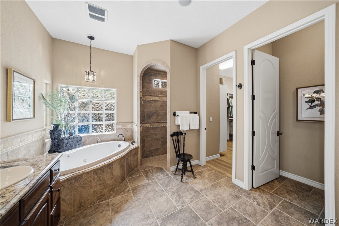 1370 Pioneer Trail