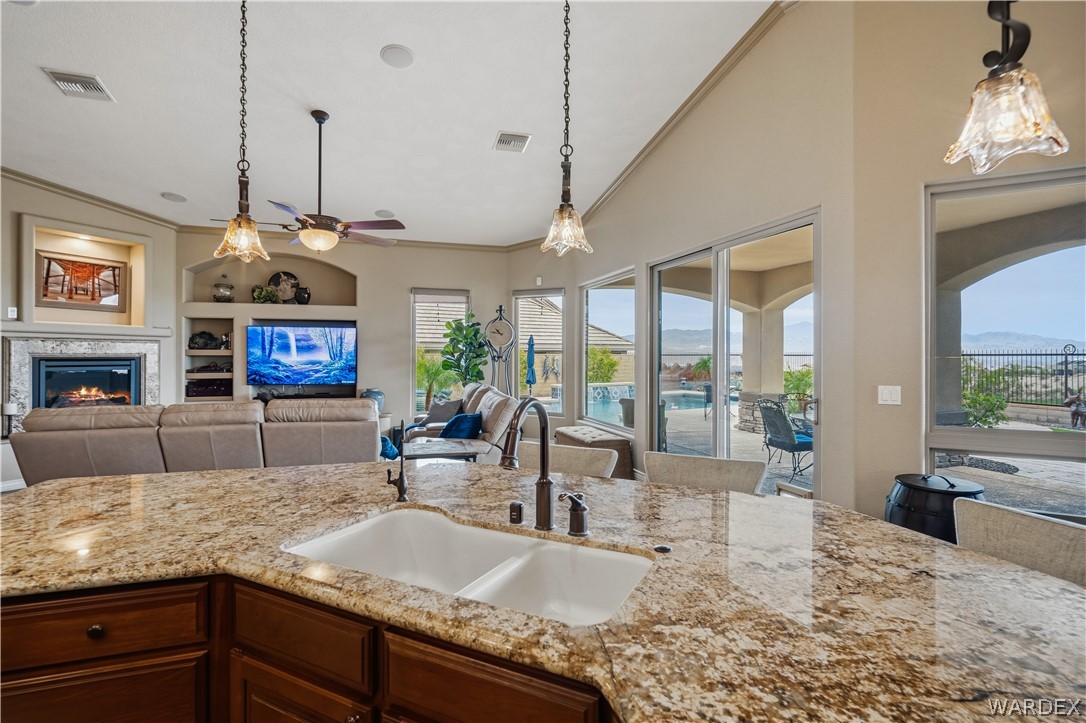 1370 Pioneer Trail