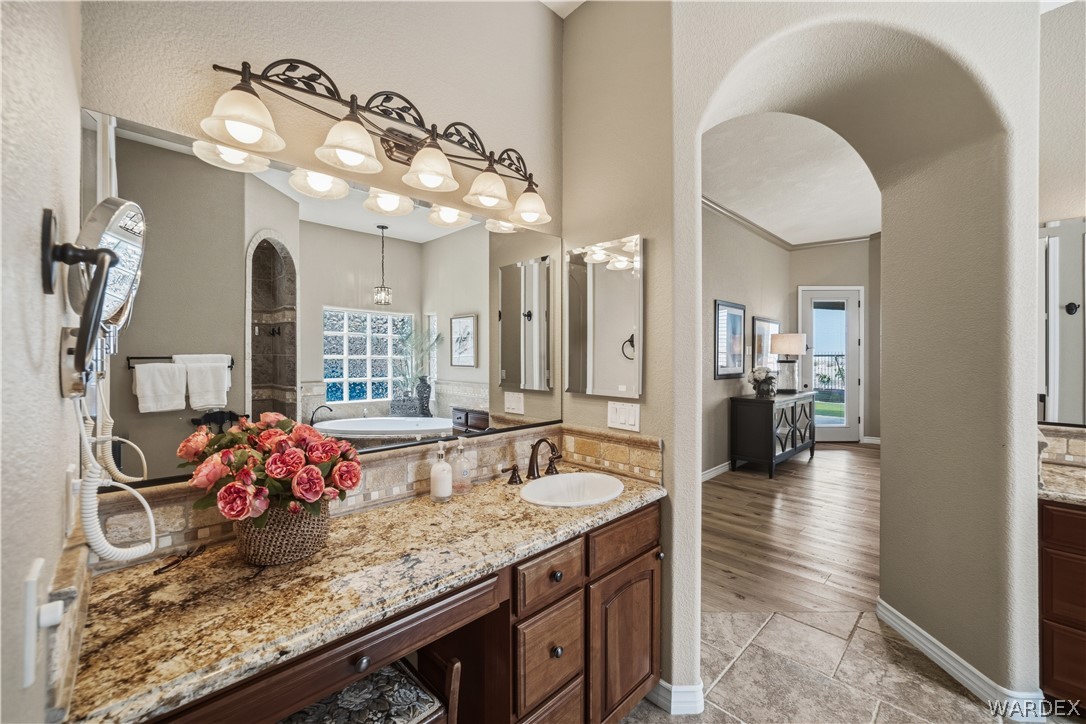 1370 Pioneer Trail