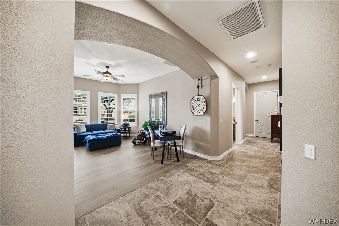 1370 Pioneer Trail