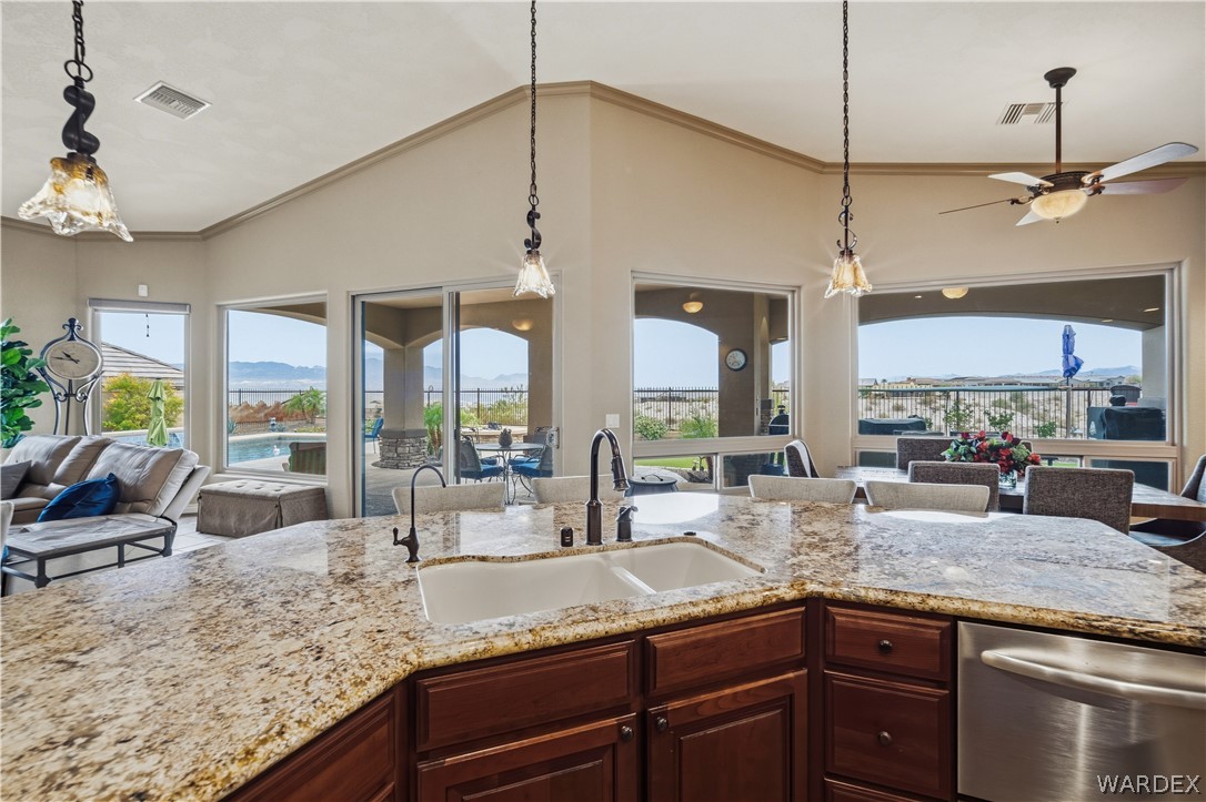 1370 Pioneer Trail