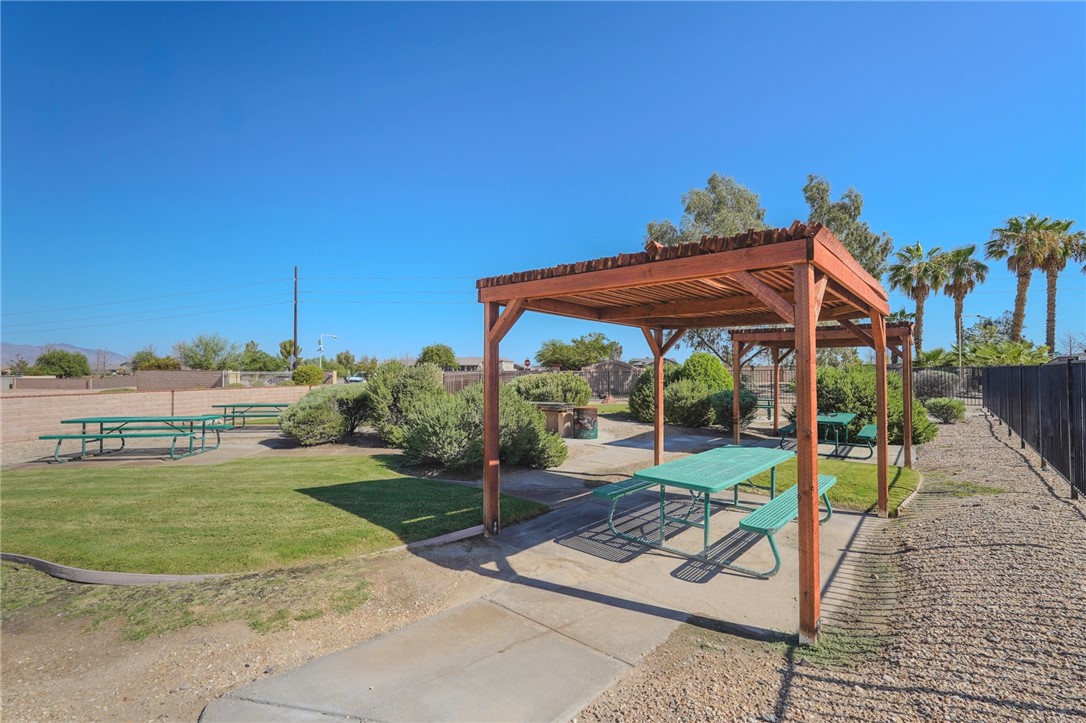 2436 E Parkside Drive