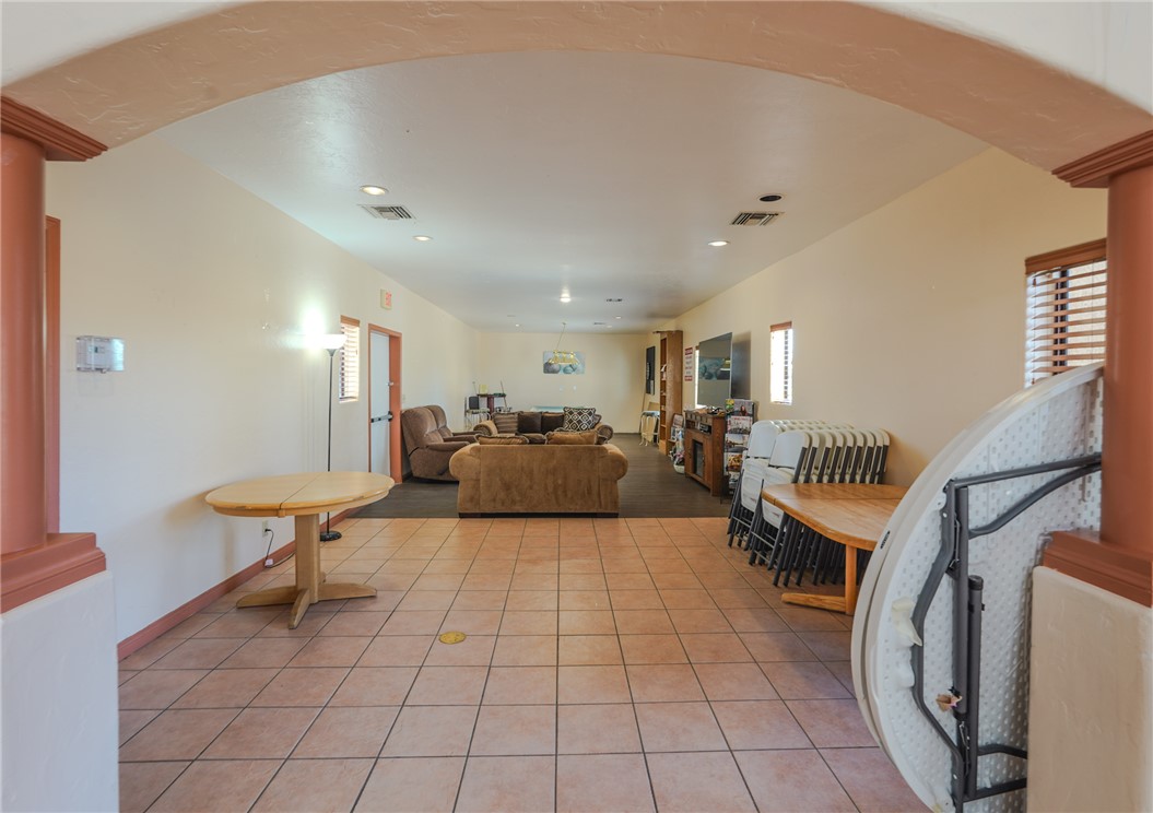 2436 E Parkside Drive