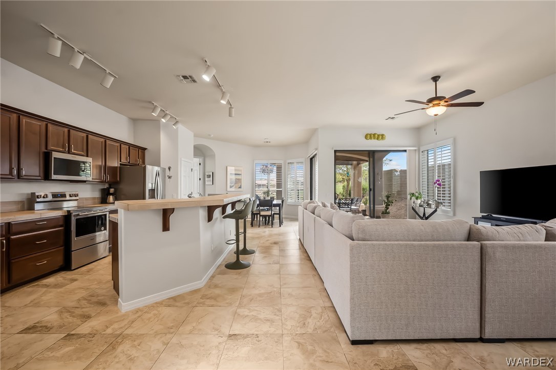 2789 Esmerelda Drive