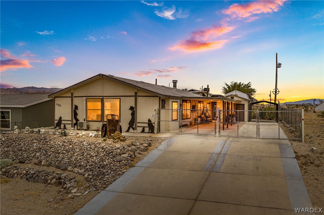 1705 Williams Drive