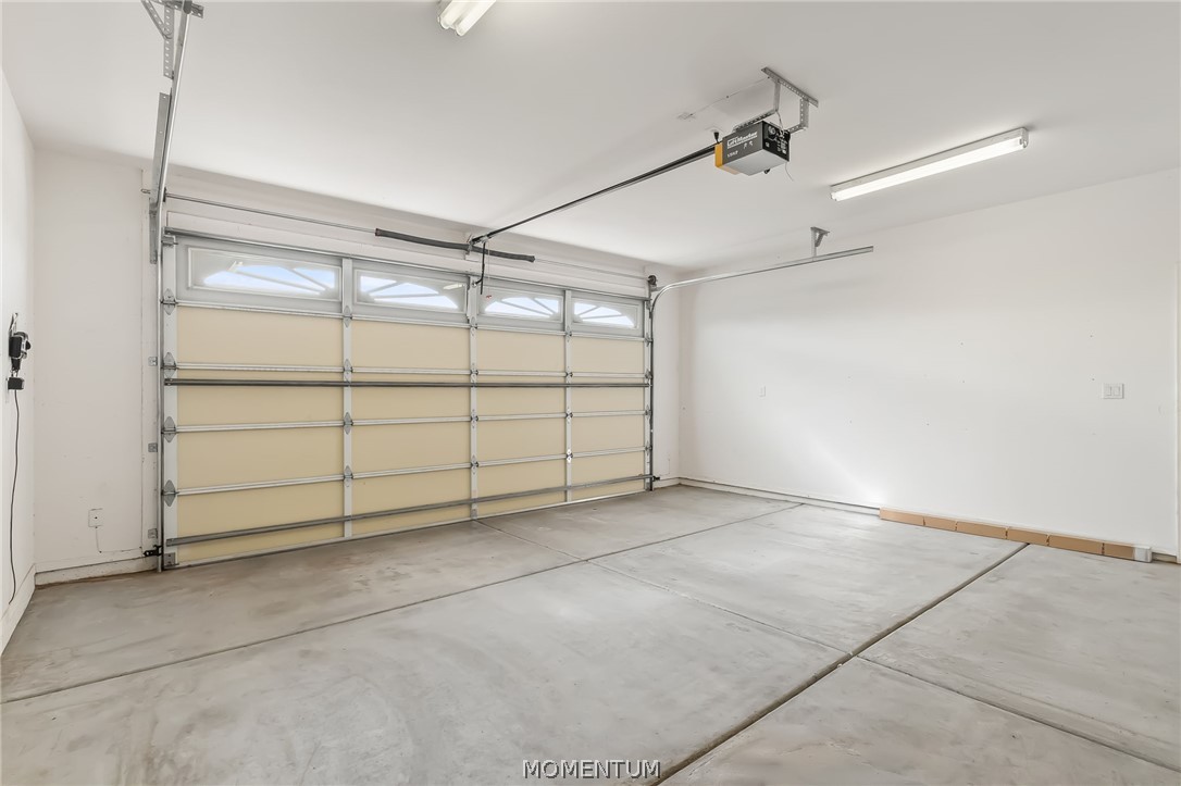 2077 E Los Lagos Drive