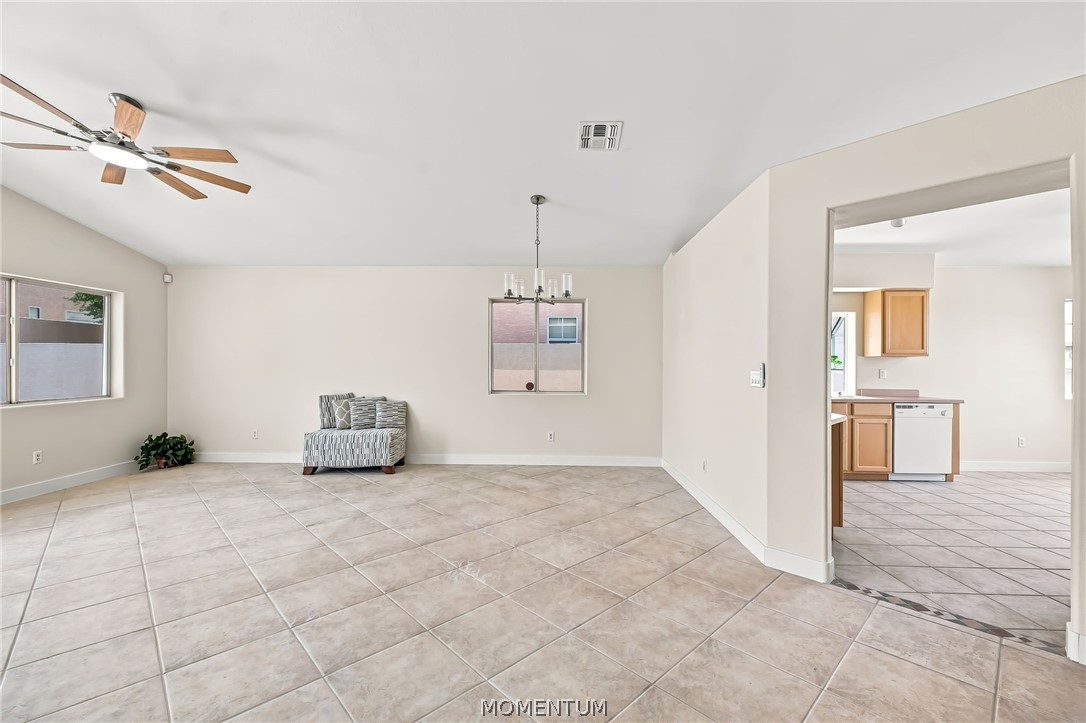 5544 S Club House Dr