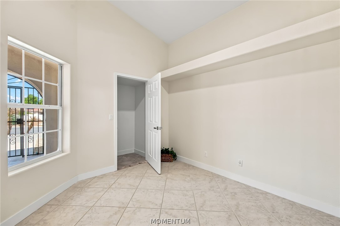 5544 S Club House Dr