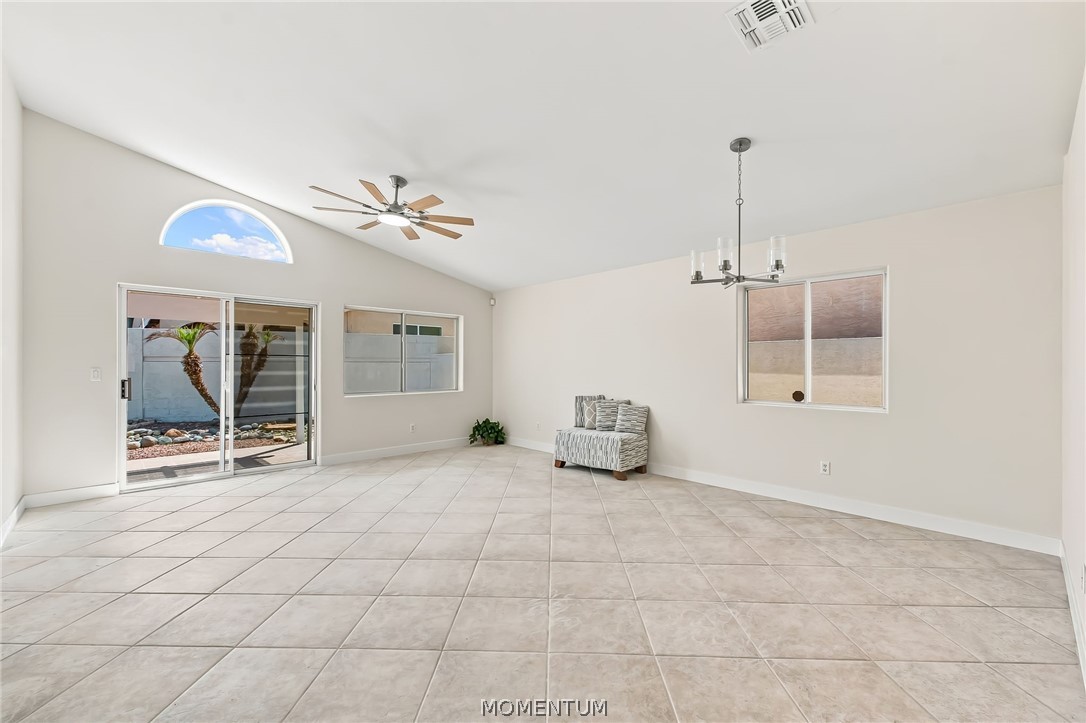 5544 S Club House Dr