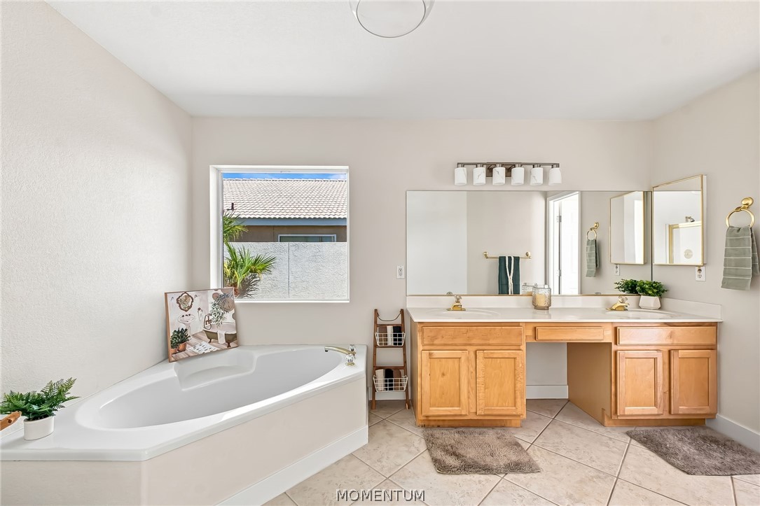 5544 S Club House Dr