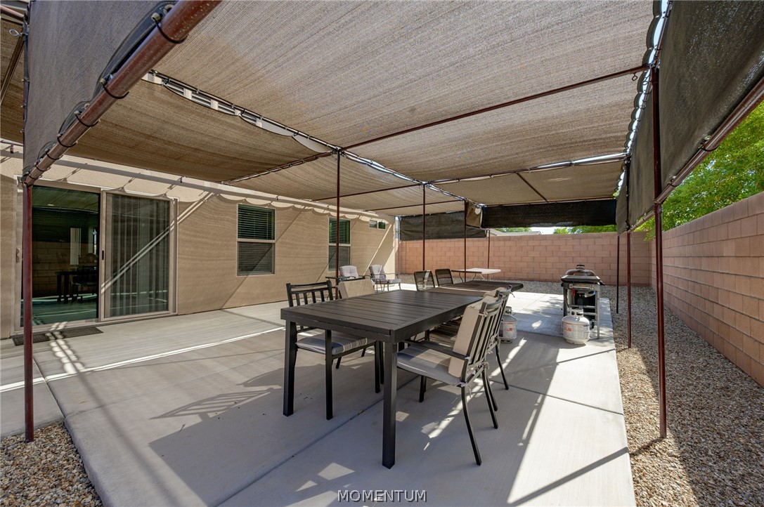1710 E Feather Bush Way