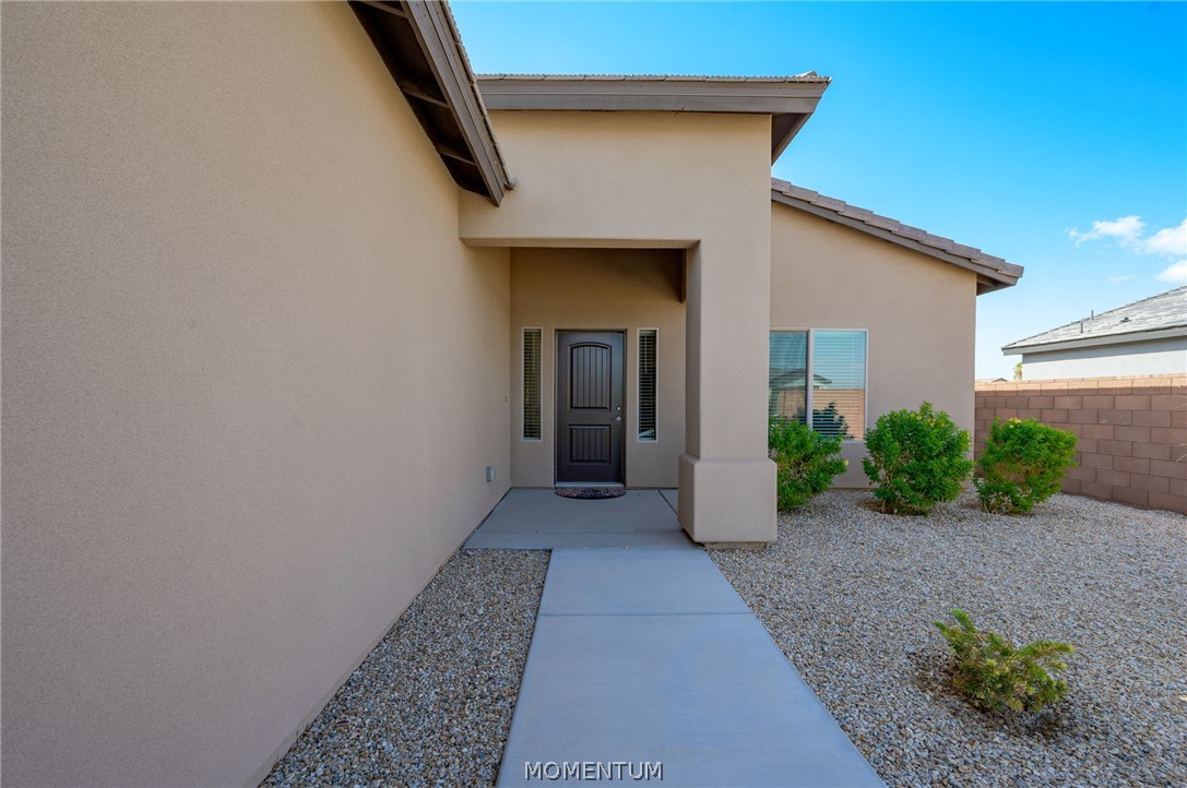 1710 E Feather Bush Way