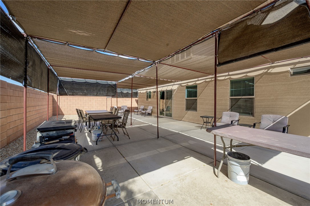 1710 E Feather Bush Way