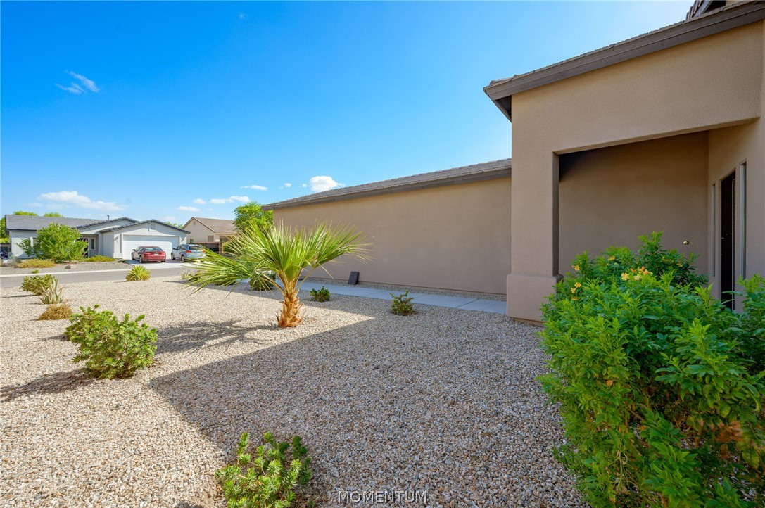 1710 E Feather Bush Way