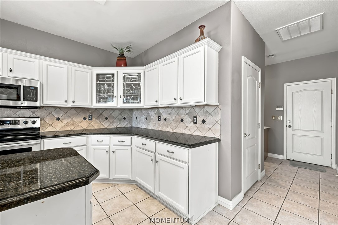 2875 Cresthill Drive