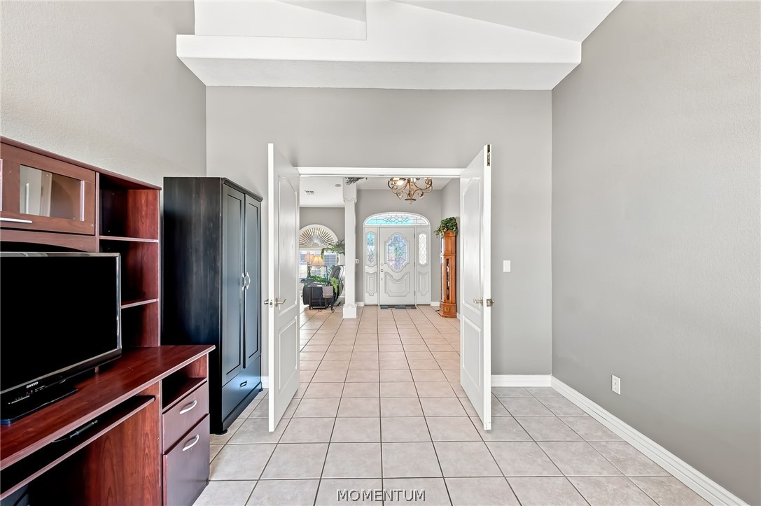 2875 Cresthill Drive