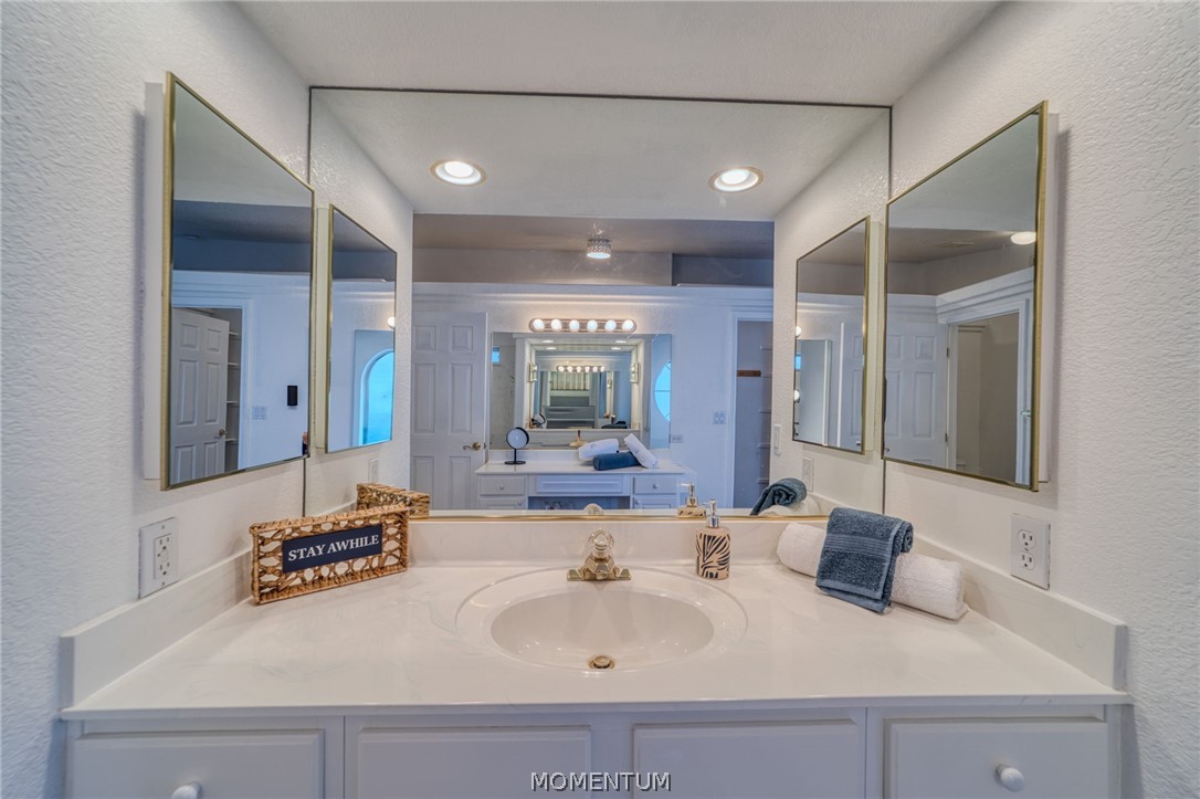 6090 S Bella Vista Drive