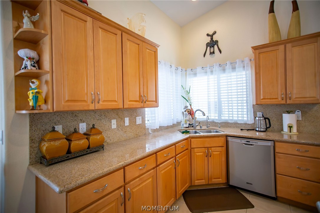 6107 S Los Lagos Circle