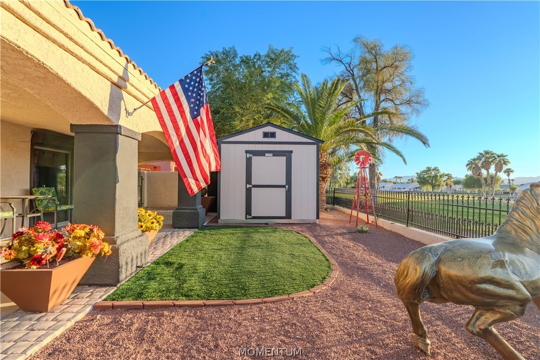 5643 S Club House Drive