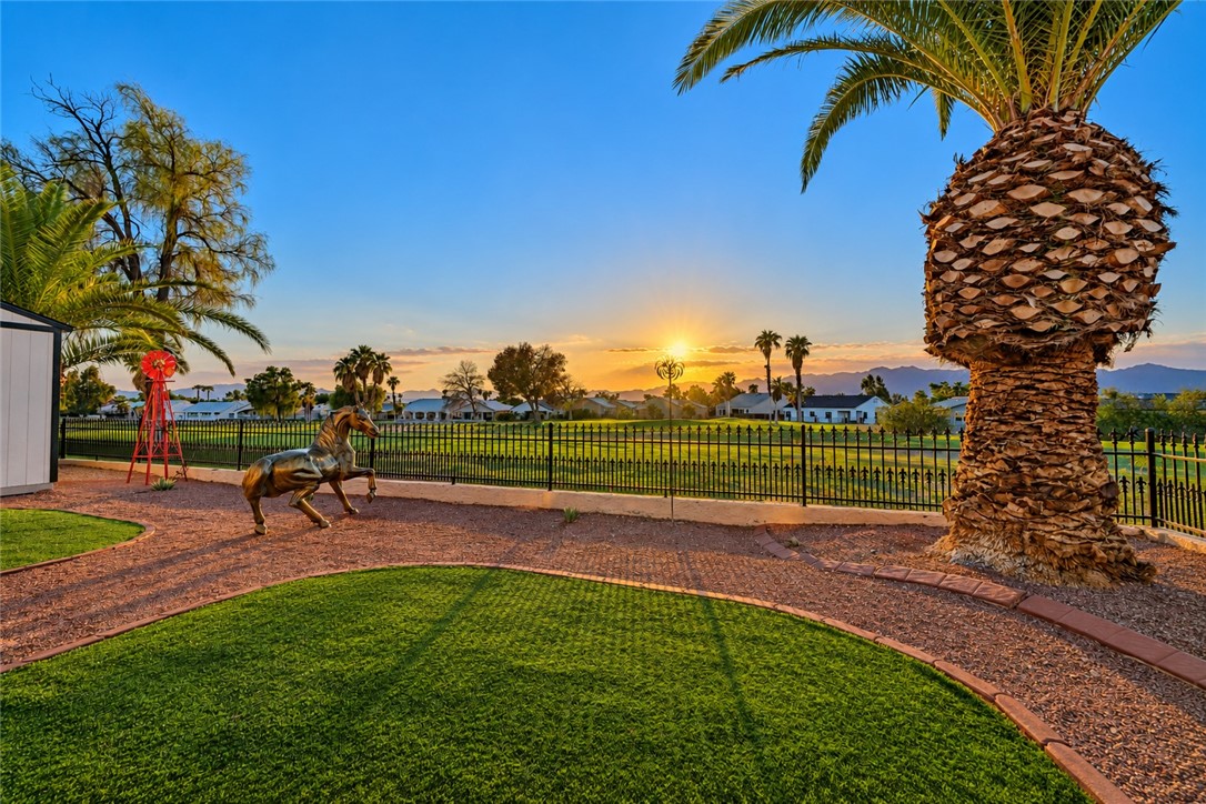 5643 S Club House Drive