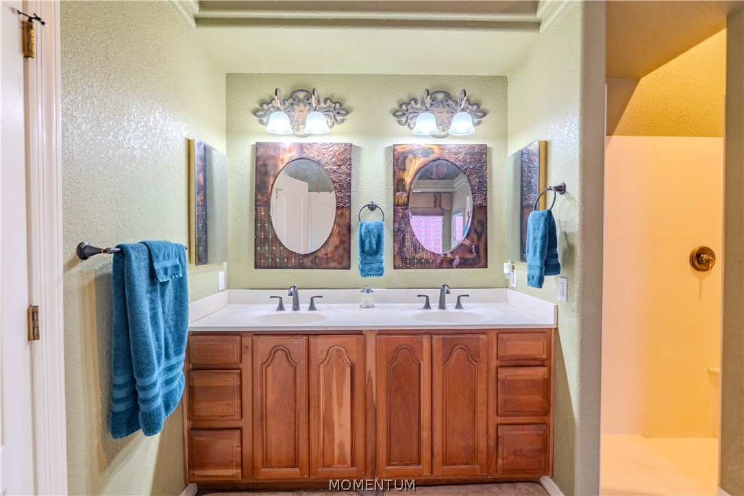 5643 S Club House Drive