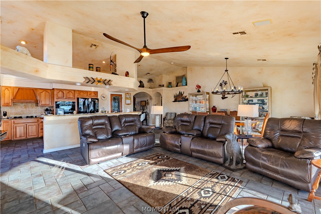 5643 S Club House Drive