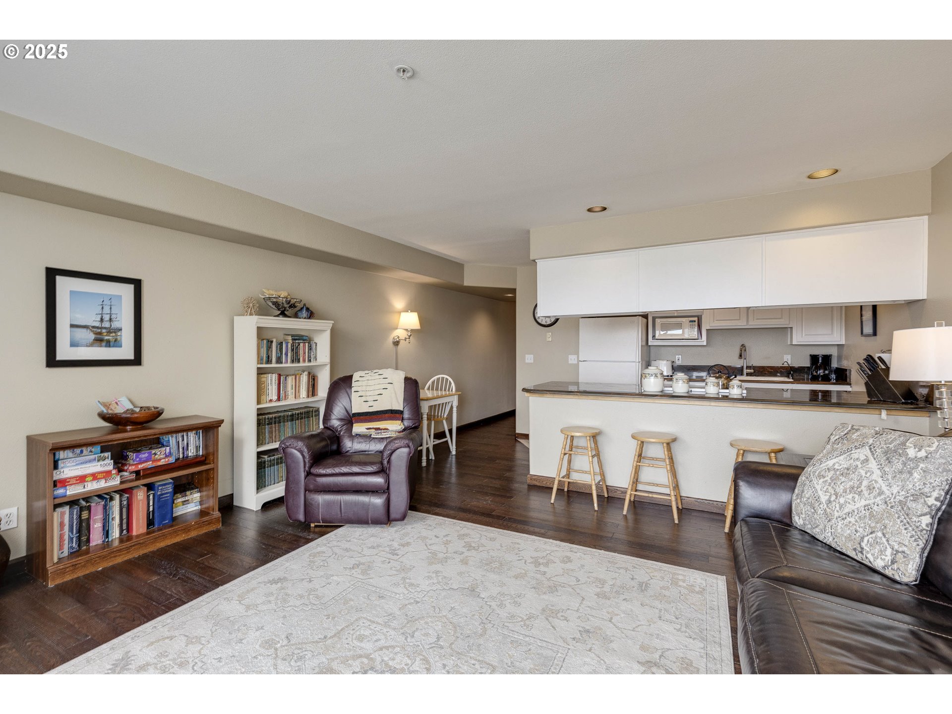 5201 SW HIGHWAY 101 310