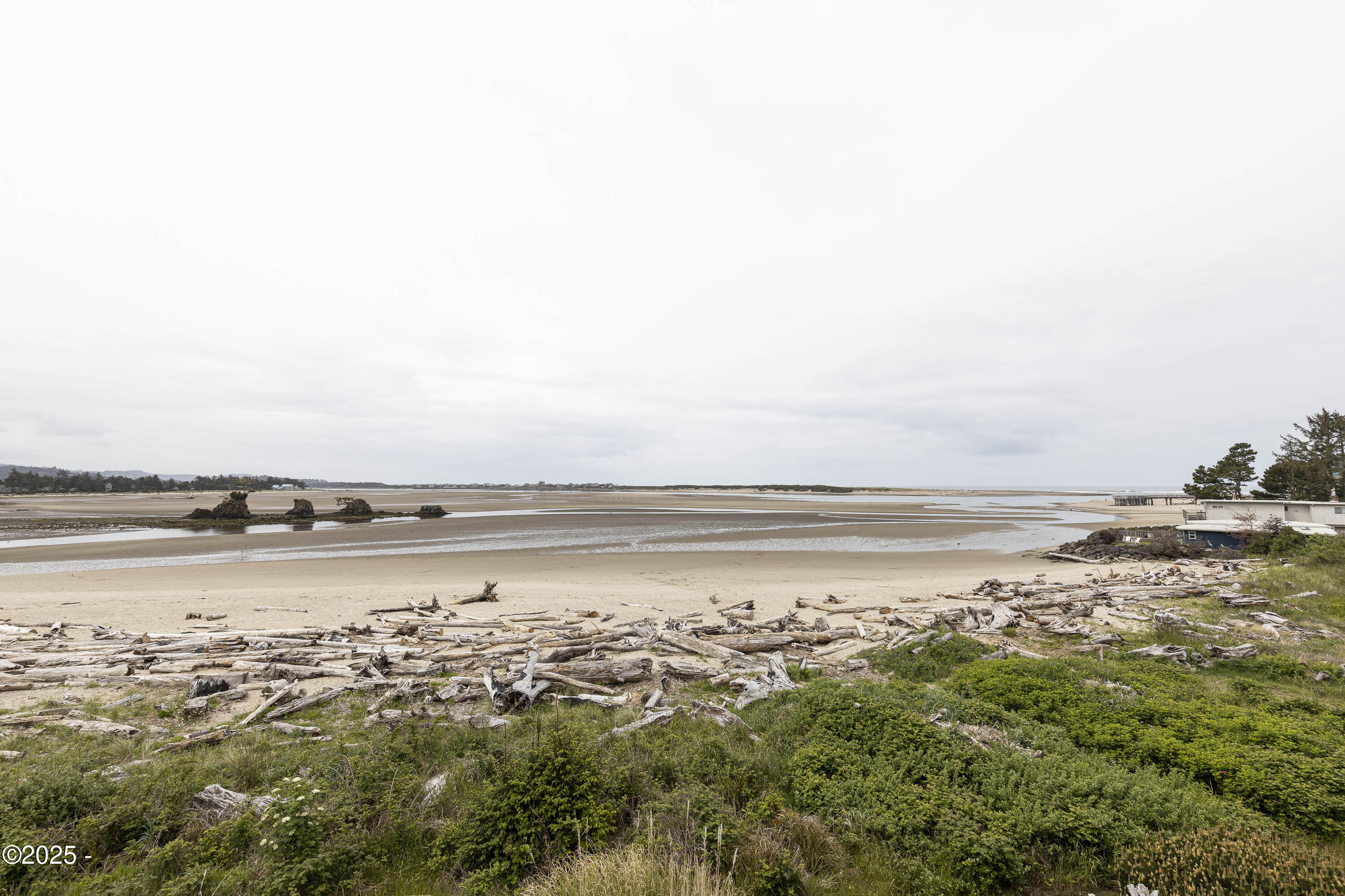 5201 SW Hwy 101, 310
