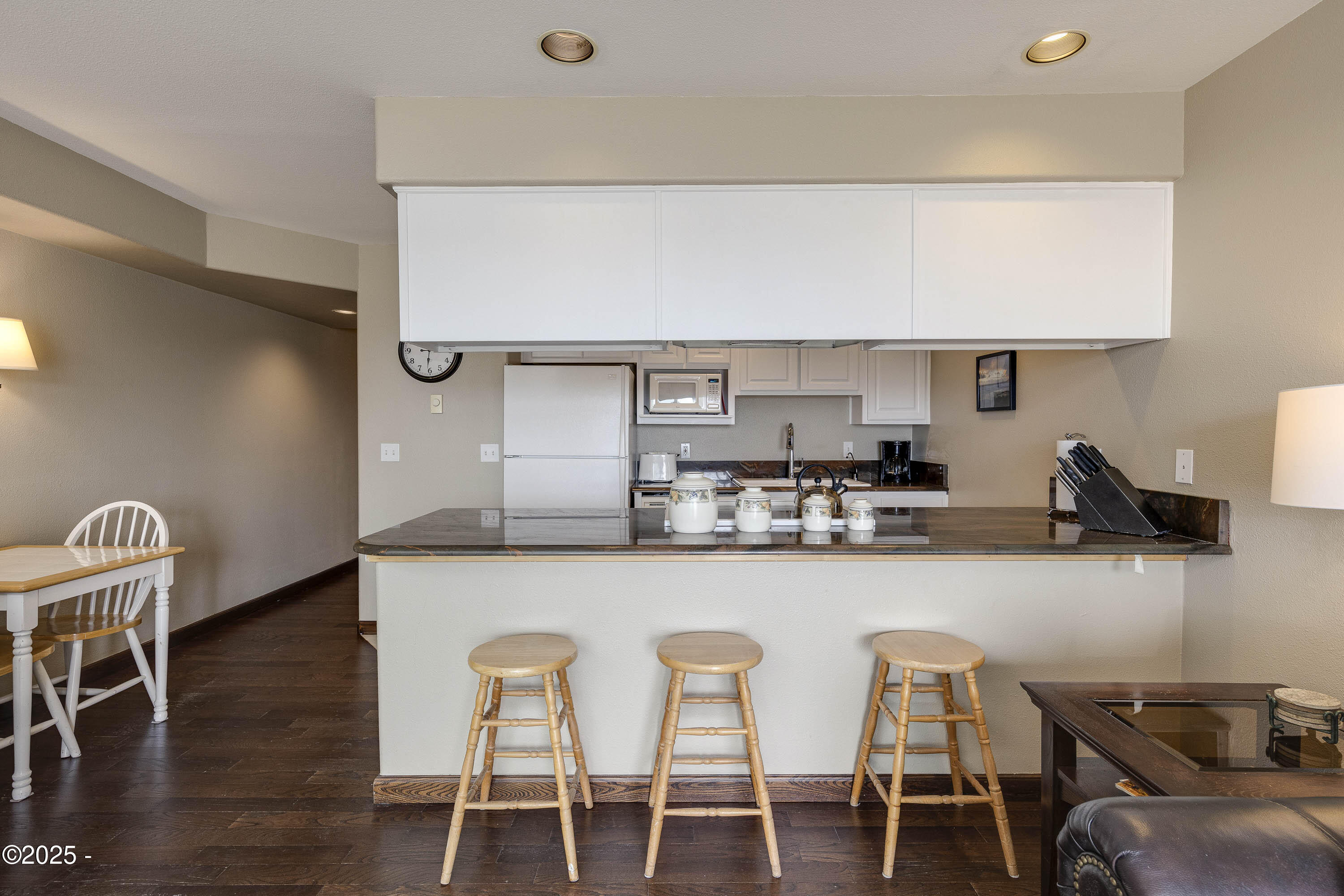 5201 SW Hwy 101, 310