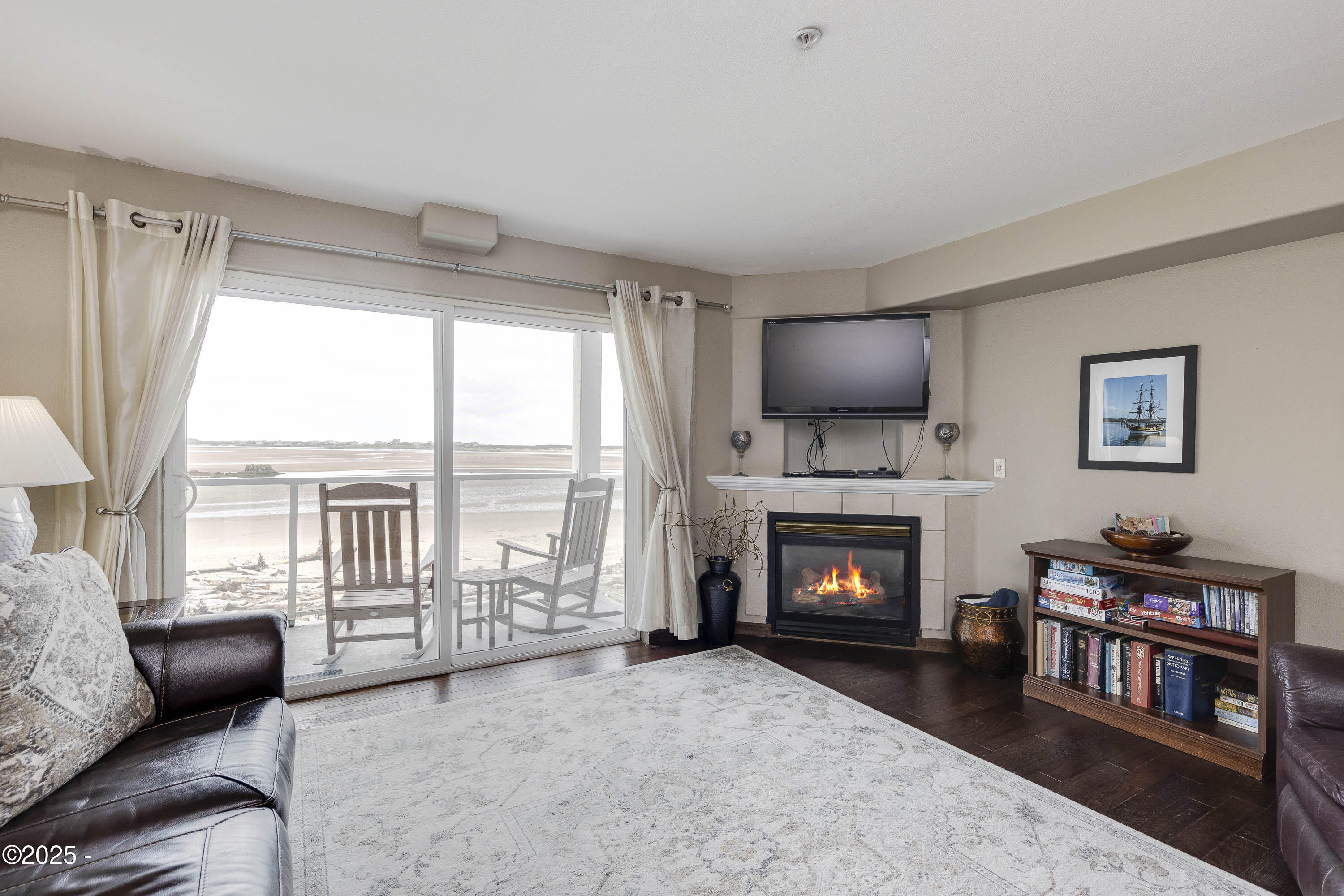 5201 SW Hwy 101, 310