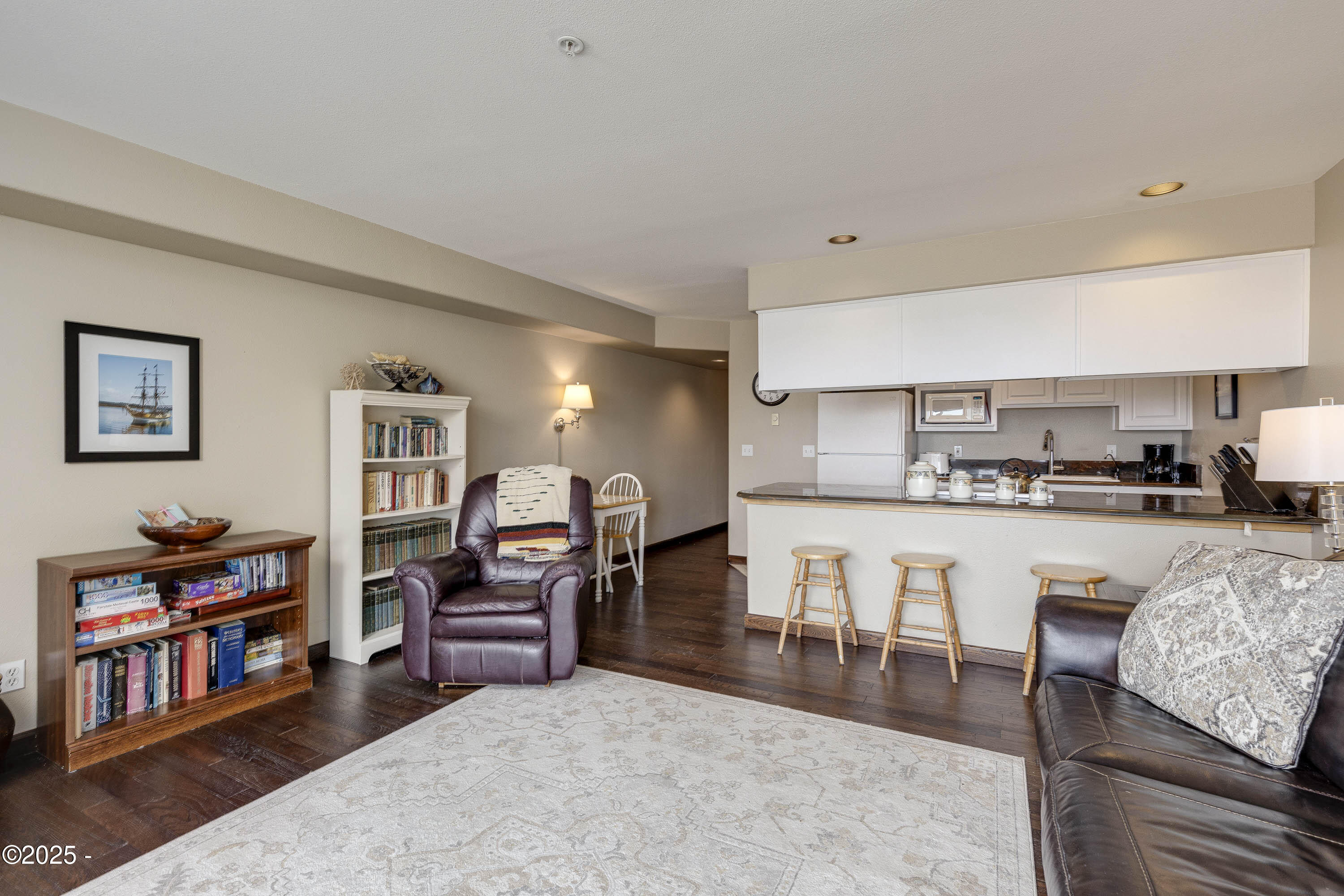 5201 SW Hwy 101, 310